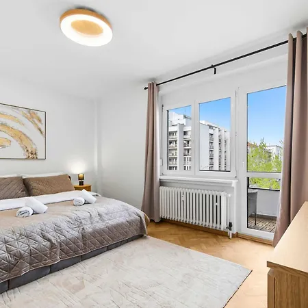 Brightside - Up To 6 Guests Apartamento Bratislava