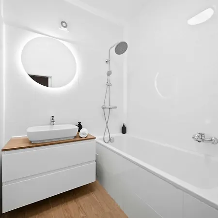 Brightside - Up To 6 Guests Apartamento Bratislava