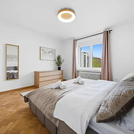 Brightside - Up To 6 Guests Apartamento Bratislava