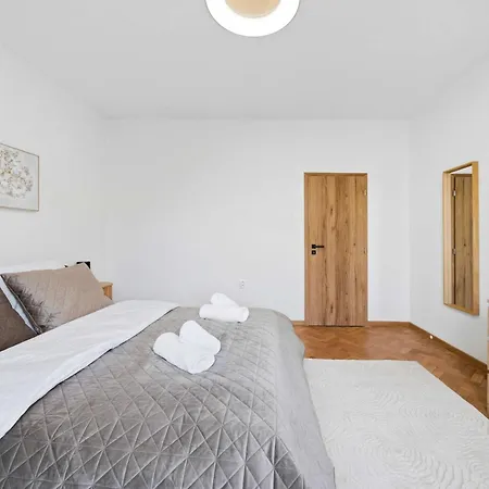 Apartamento Brightside - Up To 6 Guests Bratislava